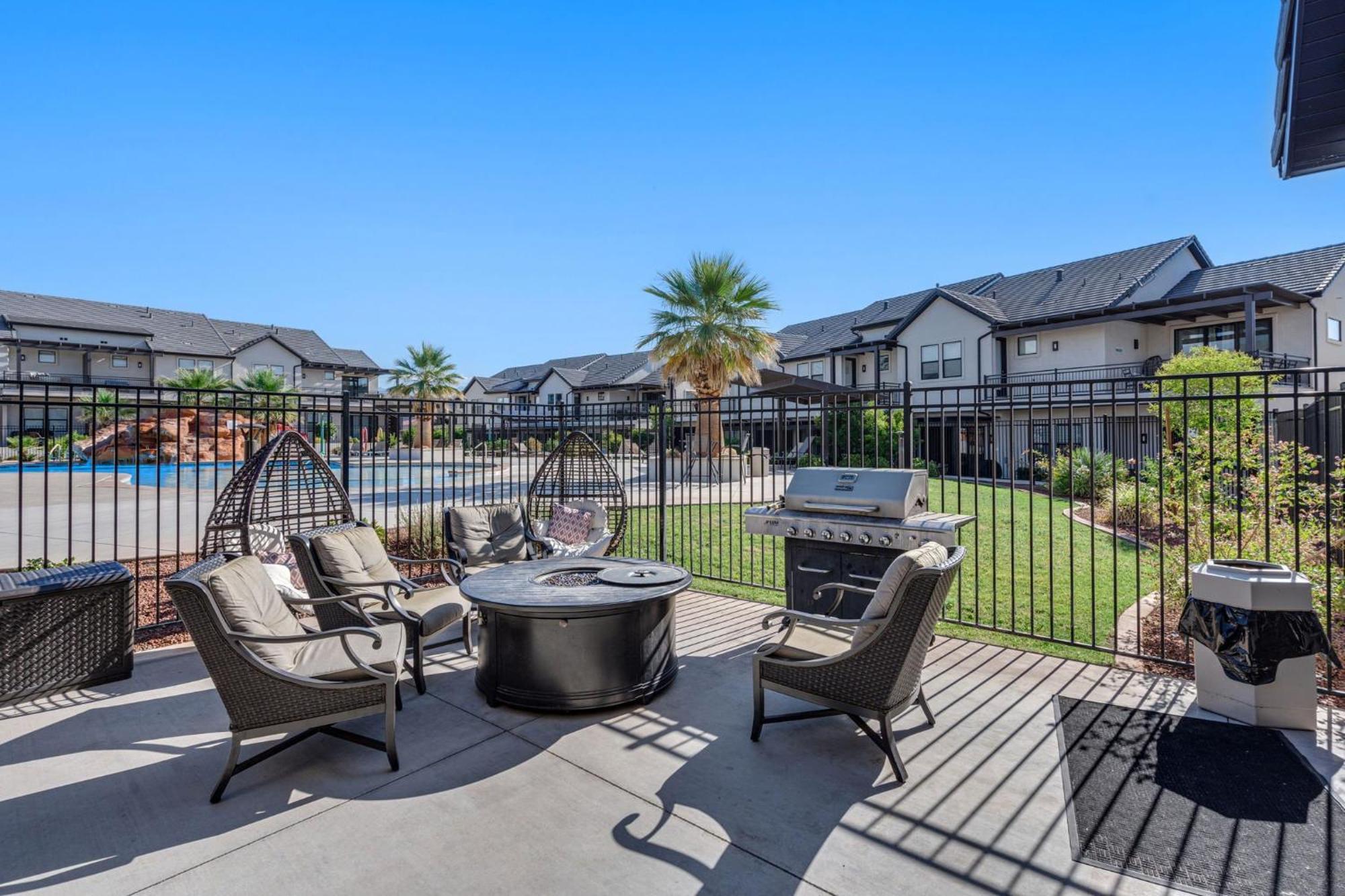Ocotillo Springs 21 Sleeps 22 Guests, Fire Pit, Community Pool And Hot Tub Santa Clara Εξωτερικό φωτογραφία