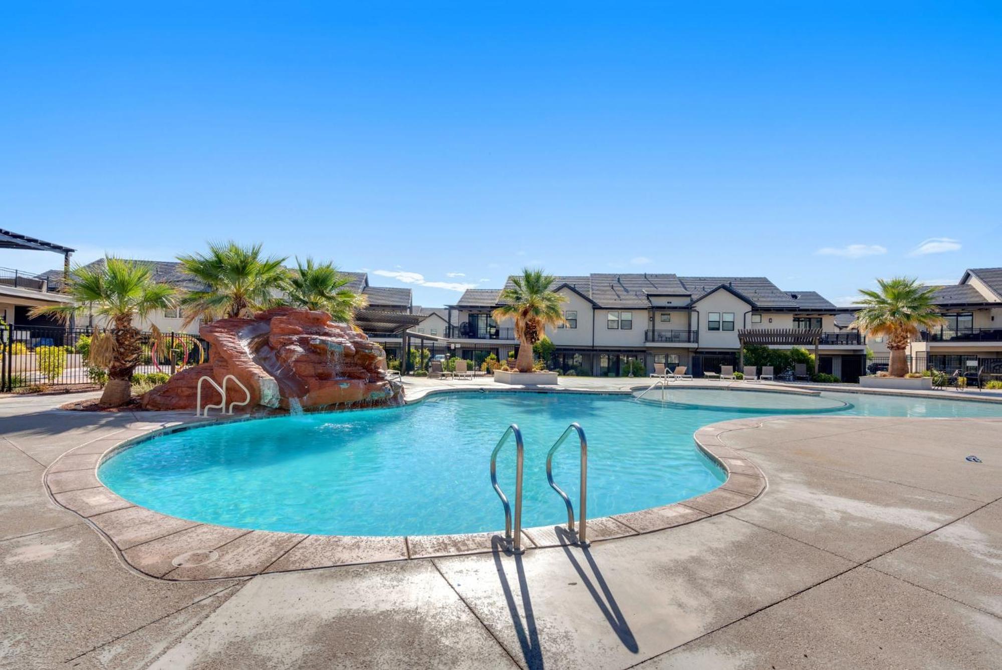 Ocotillo Springs 21 Sleeps 22 Guests, Fire Pit, Community Pool And Hot Tub Santa Clara Εξωτερικό φωτογραφία